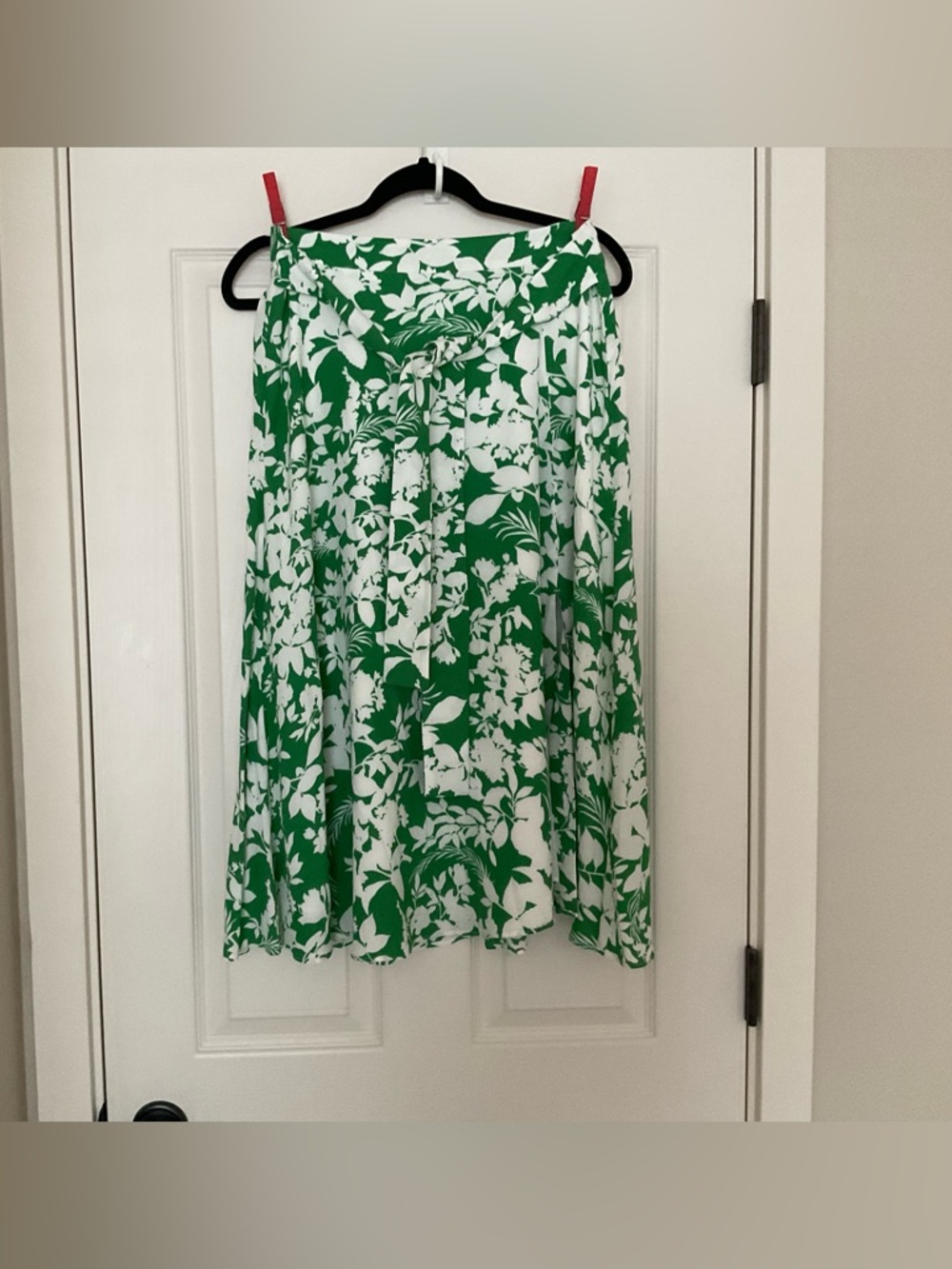 Ann Taylor Green and White Floral Circle Skirt